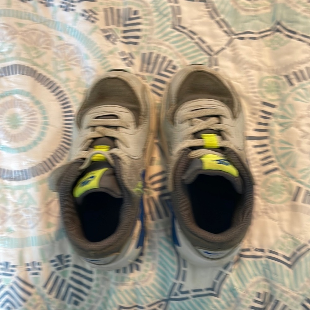 Boys Nike Air Max, used but lots of life left